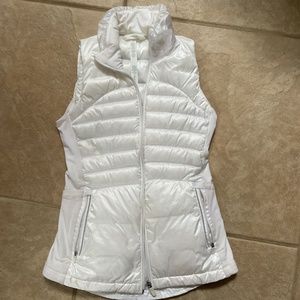 Lululemon size 4 white Down for a Run vest